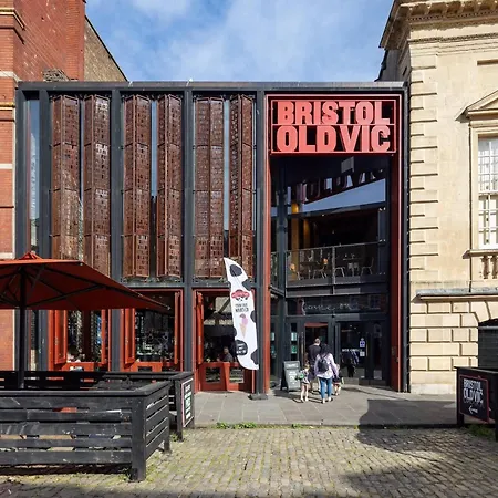 Historic Townhouse & Garden On Christmas Steps 布里斯托