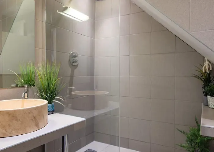 度假居 Historic Townhouse & Garden On Christmas Steps 布里斯托