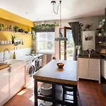 Historic Townhouse & Garden On Christmas Steps Tatil Evi Bristol