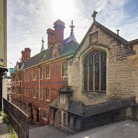Historic Townhouse & Garden On Christmas Steps *