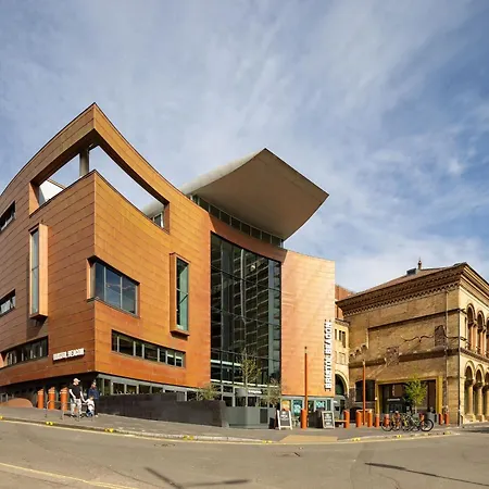 Historic Townhouse & Garden On Christmas Steps Hébergement de vacances