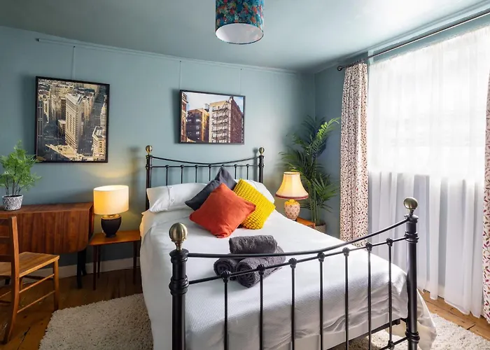 Historic Townhouse & Garden On Christmas Steps