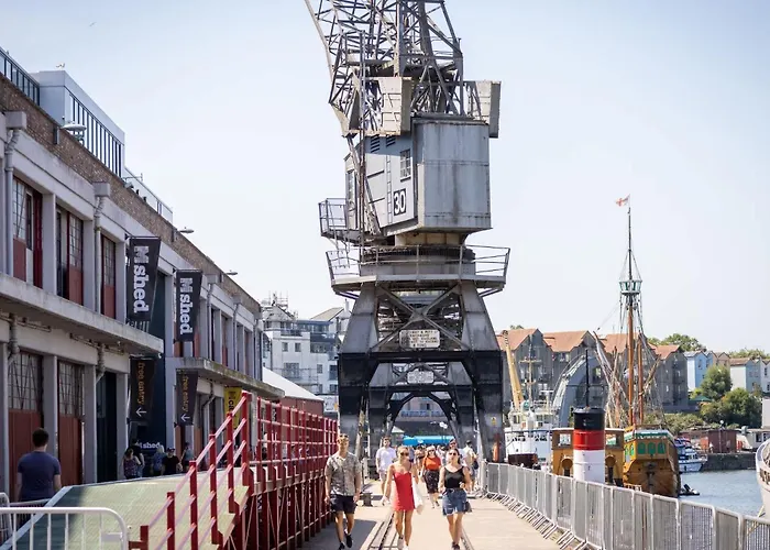 Historic Townhouse & Garden On Christmas Steps * Bristol