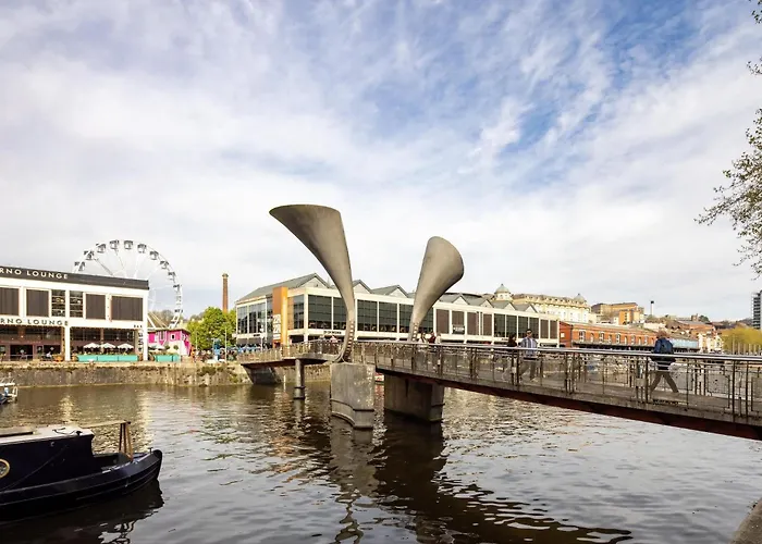 Historic Townhouse & Garden On Christmas Steps * Bristol