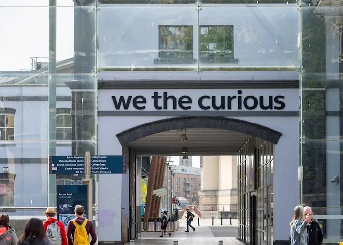 Historic Townhouse & Garden On Christmas Steps Bristol